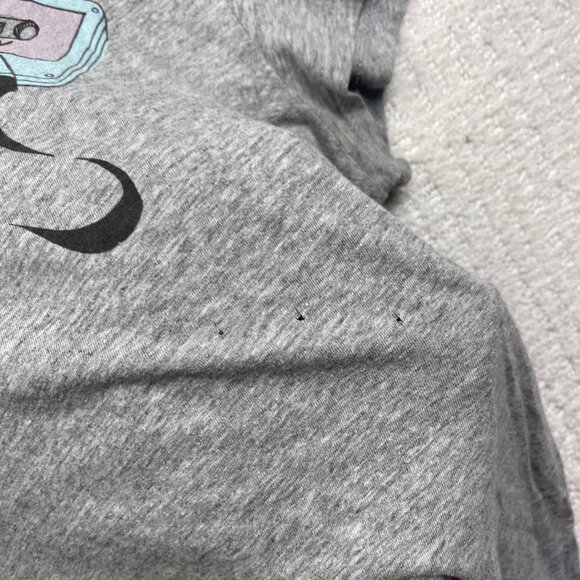 Levis T-Shirt Women’s Size Large Music Mix Tape 501 Graphic Groovy Tee Grey Read - Picture 8 of 16